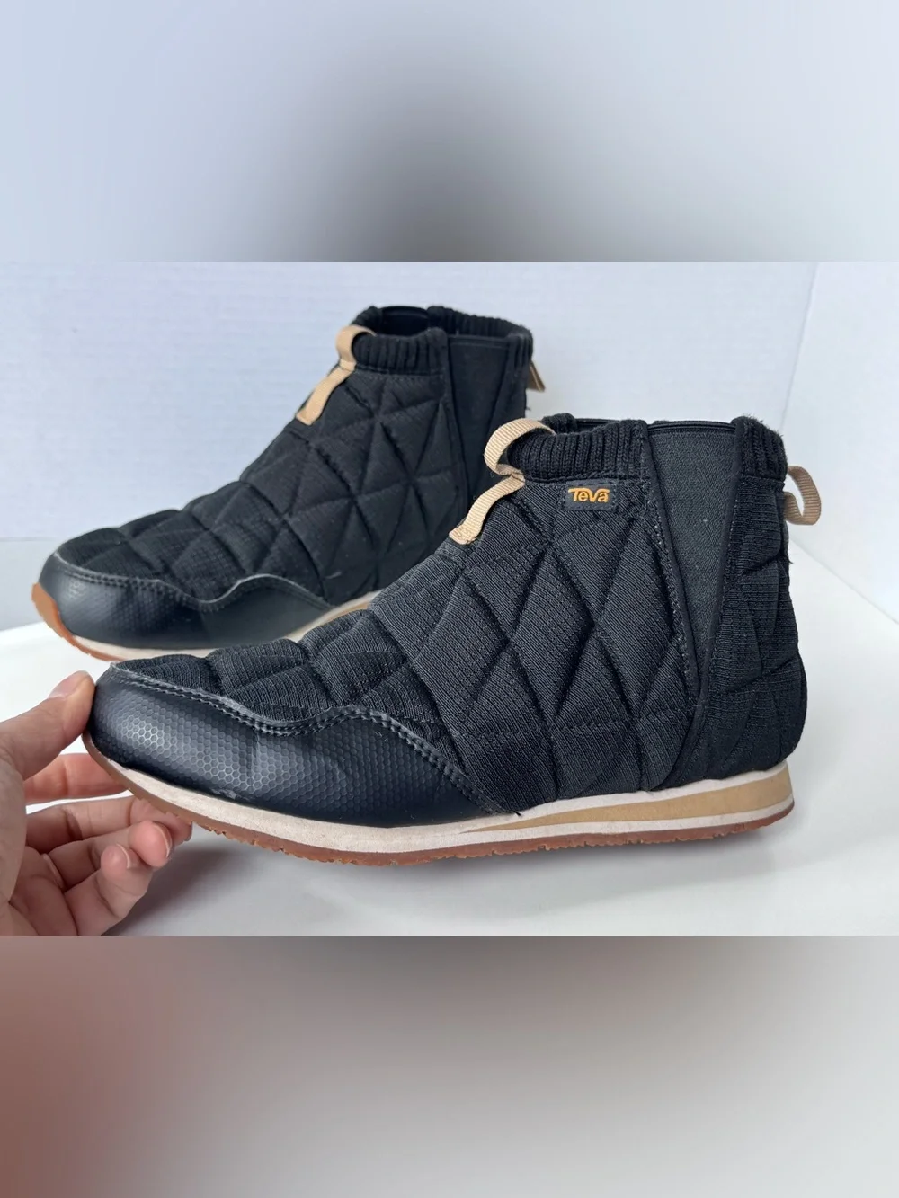 TEVA EMBER MID BLACK OUTDOOR QUILTED BOOTIES BOOTS SHOES WOMEN'S SHOES SIZE 8